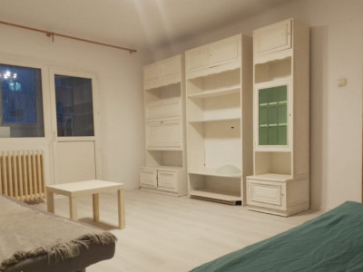 Apartament 3 camere, zona Bld. Unirii 